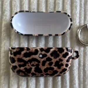 Blunt Cases Leopard Print Fitted Case for AirPods Pro 1st Gen with Clip